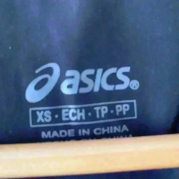 ASICS  - Hooded Running Jacket - Picture 5 of 5